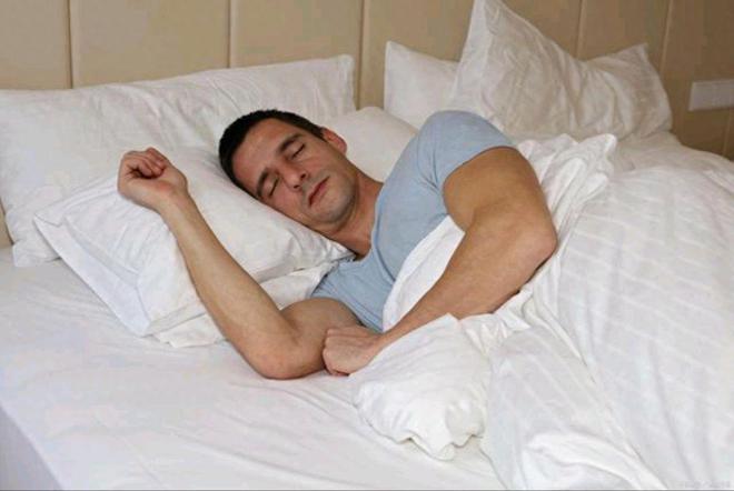 B体育官网睡不好容易老建议每天做4件事安神助眠帮助改善失眠质量(图2)